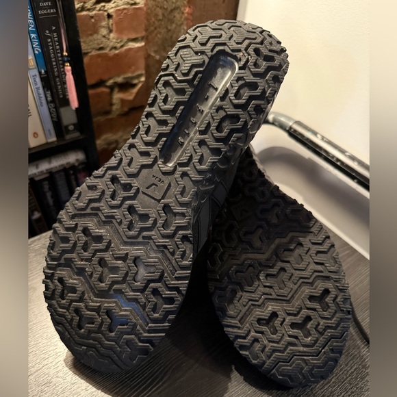 Veja x Rick Owen’s all black v-knit men’s sneakers - Picture 5 of 7